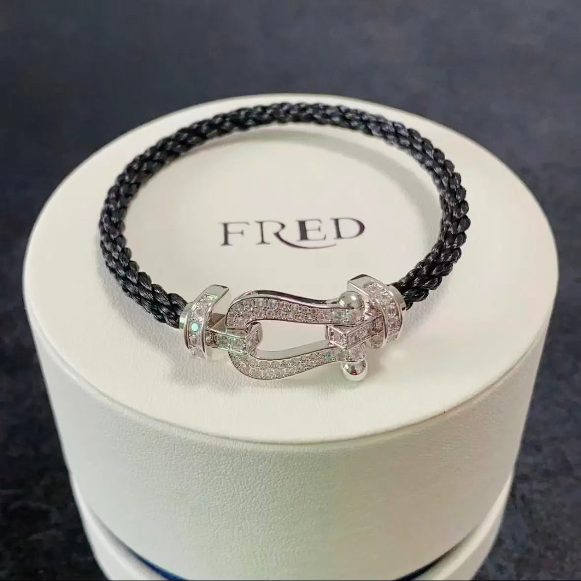 Classic Horseshoe Bracelett
