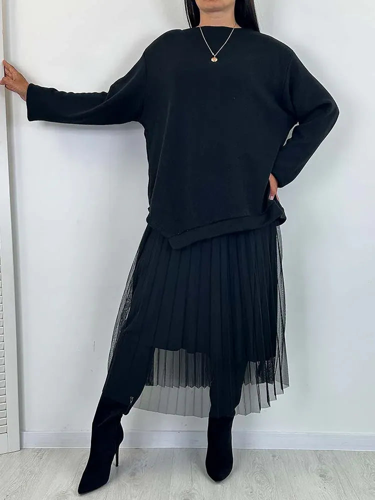 ✨New Arrival✨Batwing sweater + mesh skirt