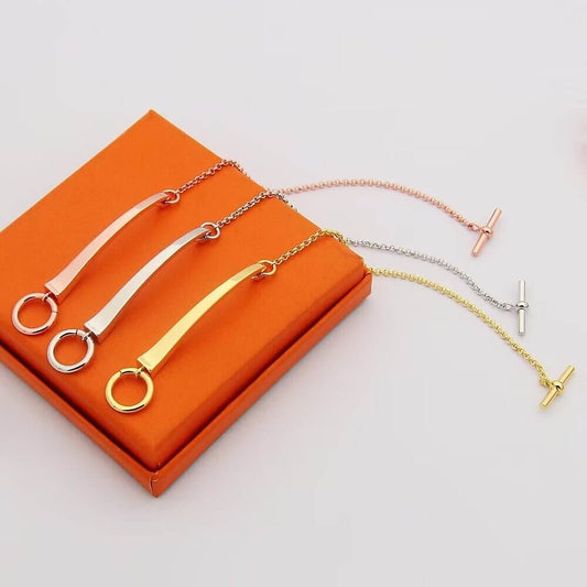 Classic Minimalist Clasp Bracelet