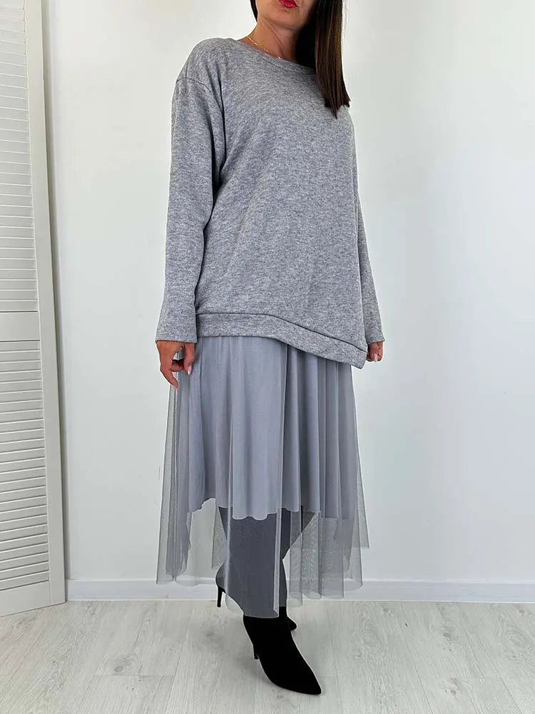 ✨New Arrival✨Batwing sweater + mesh skirt